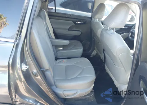 2021 Toyota Highlander Hybrid Xle z USA, uszkodzony, nr VIN 5TDGBRCH8MS044877